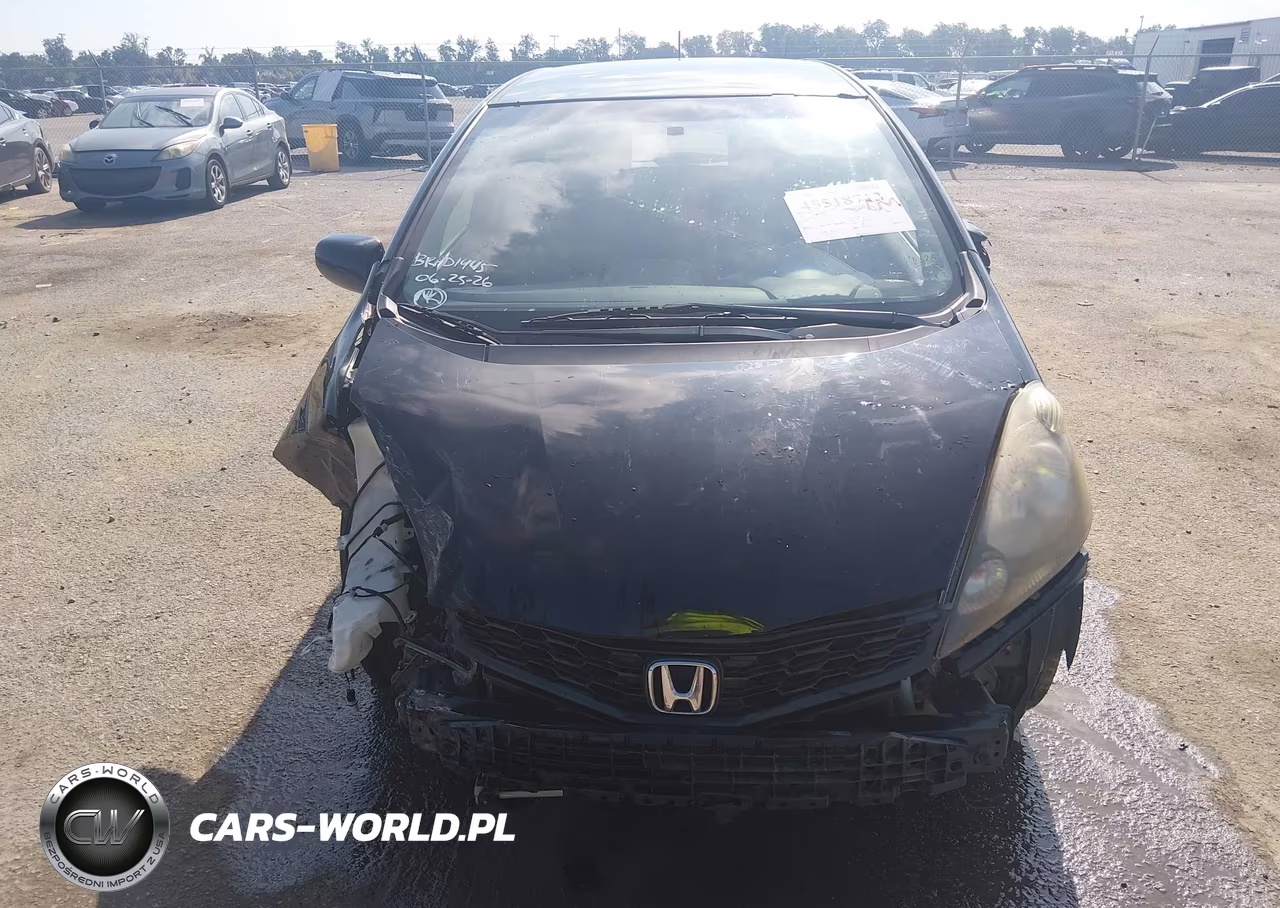 2012 Honda Fit Sport VIN:JHMGE8H52CC027653 - 13