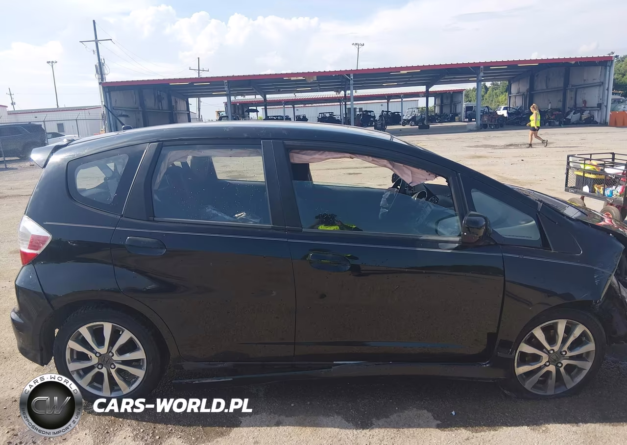 2012 Honda Fit Sport VIN:JHMGE8H52CC027653 - 14