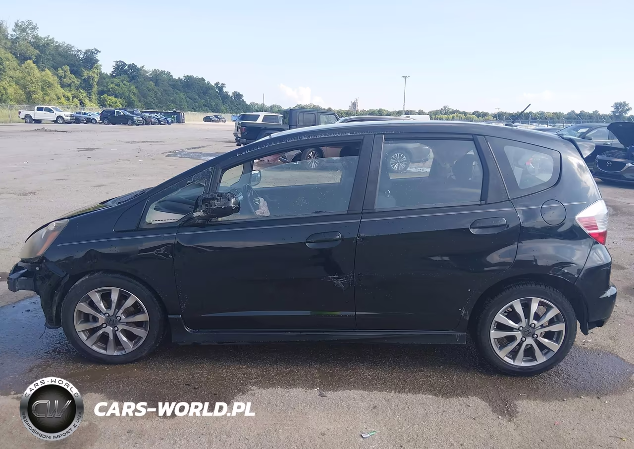 2012 Honda Fit Sport VIN:JHMGE8H52CC027653 - 15