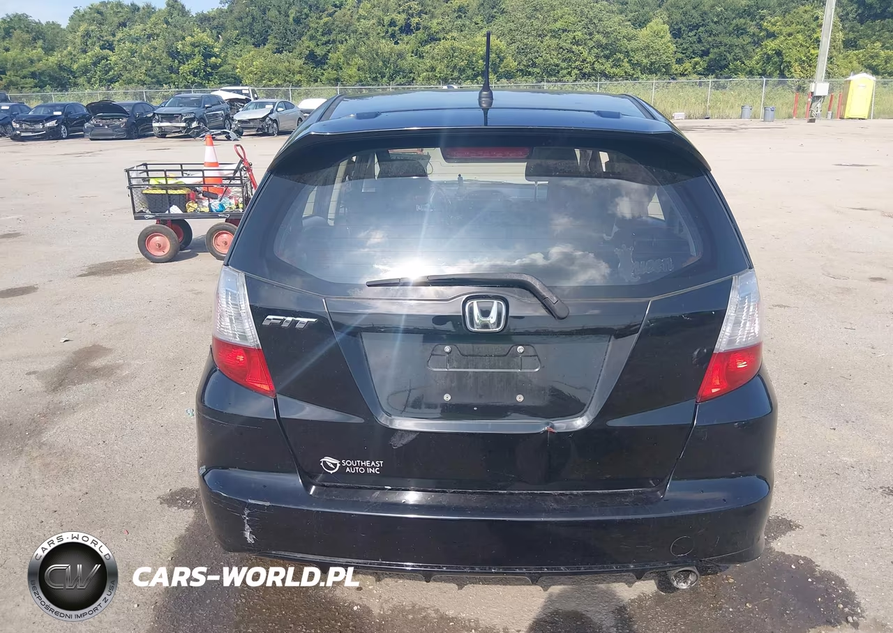 2012 Honda Fit Sport VIN:JHMGE8H52CC027653 - 17