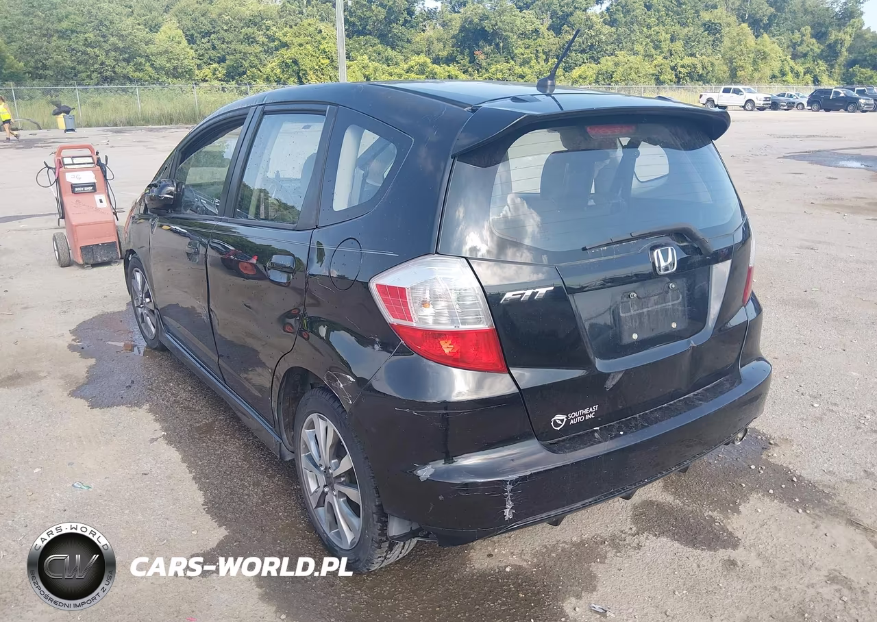 2012 Honda Fit Sport VIN:JHMGE8H52CC027653 - 3