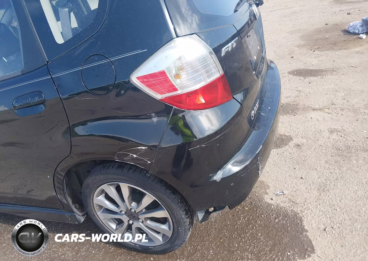 2012 Honda Fit Sport VIN:JHMGE8H52CC027653 - 6
