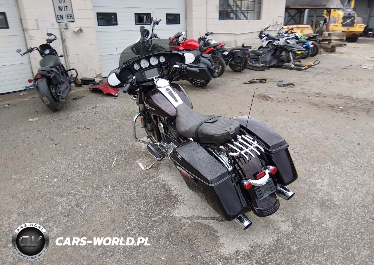 2014 Harley-Davidson Flhxs Street Glide Special VIN:1HD1KRM16EB671947 - 3