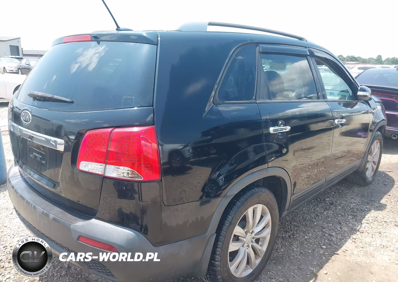 2013 Kia Sorento Lx VIN:5XYKT4A60DG326892 - 4