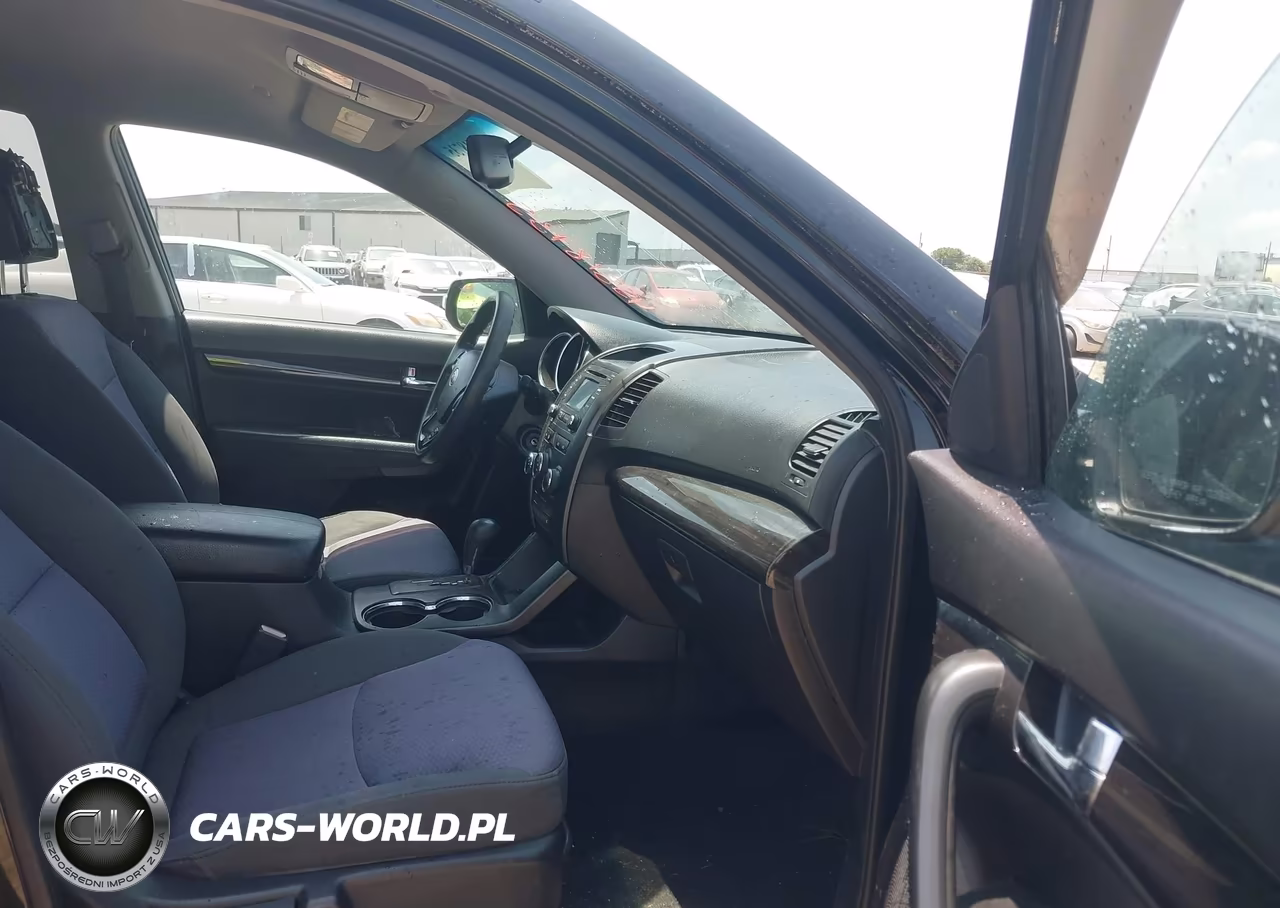 2013 Kia Sorento Lx VIN:5XYKT4A60DG326892 - 5