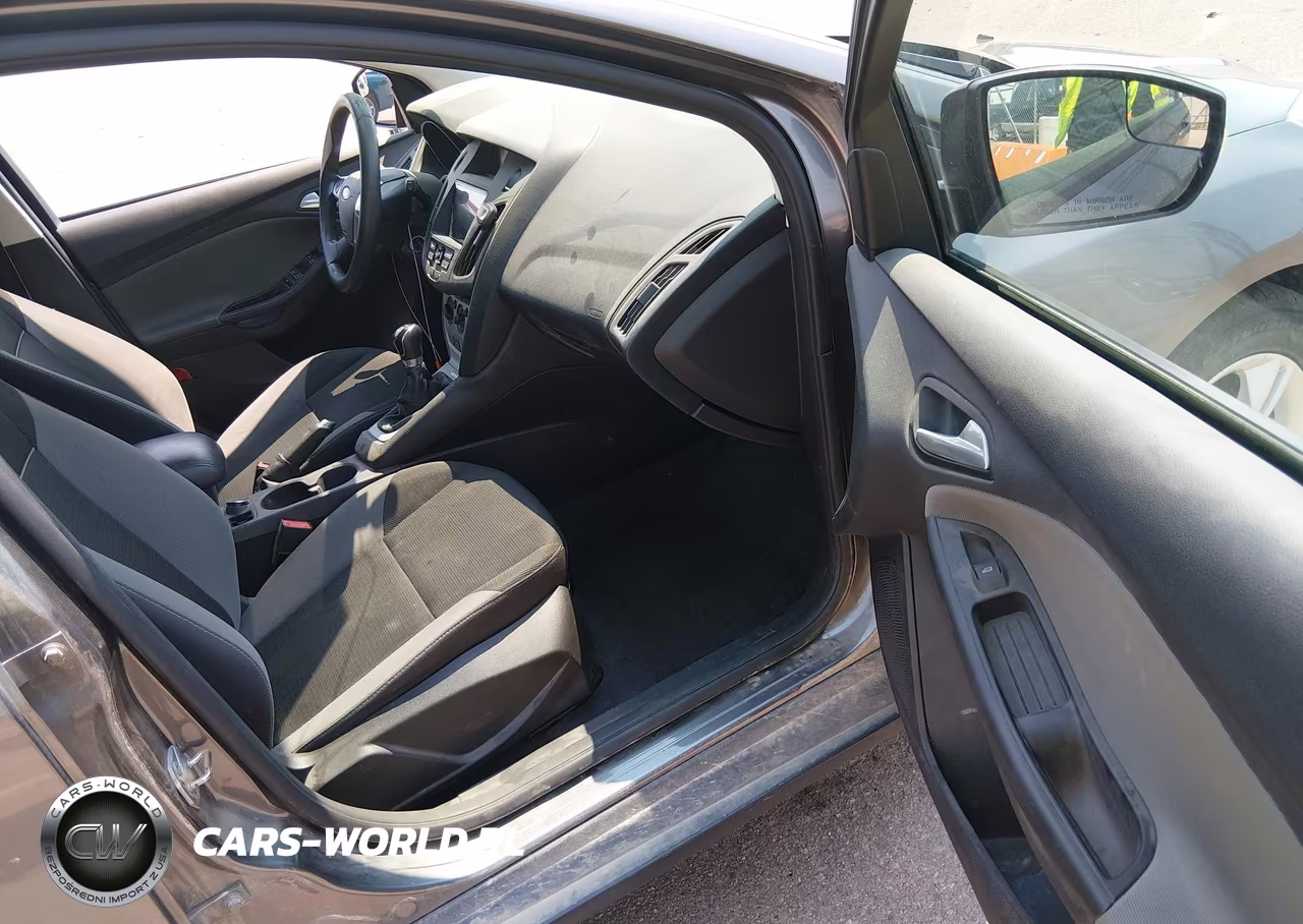 2014 Ford Focus Se VIN:1FADP3K29EL373773 - 5