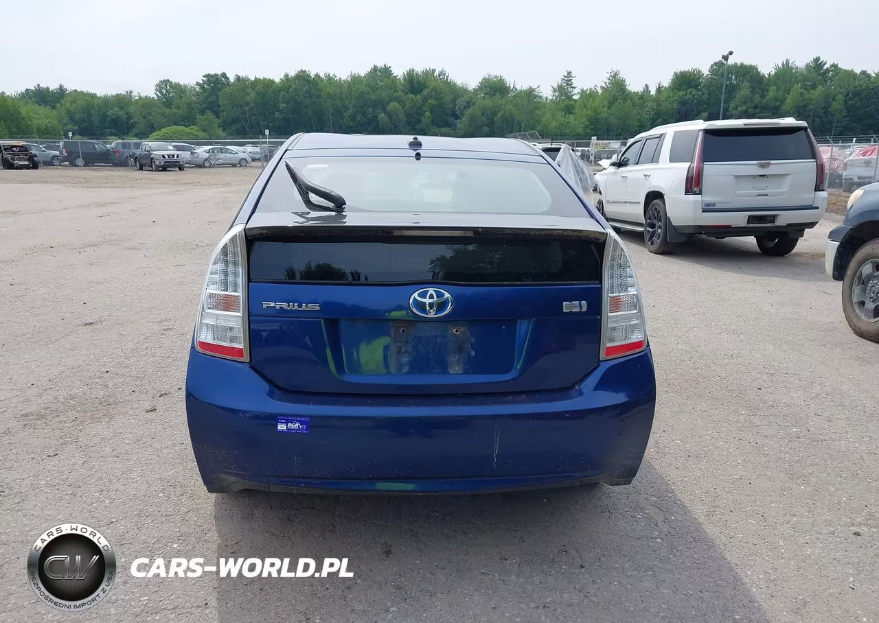 2011 Toyota Prius Two VIN:JTDKN3DU9B1403240 - 16