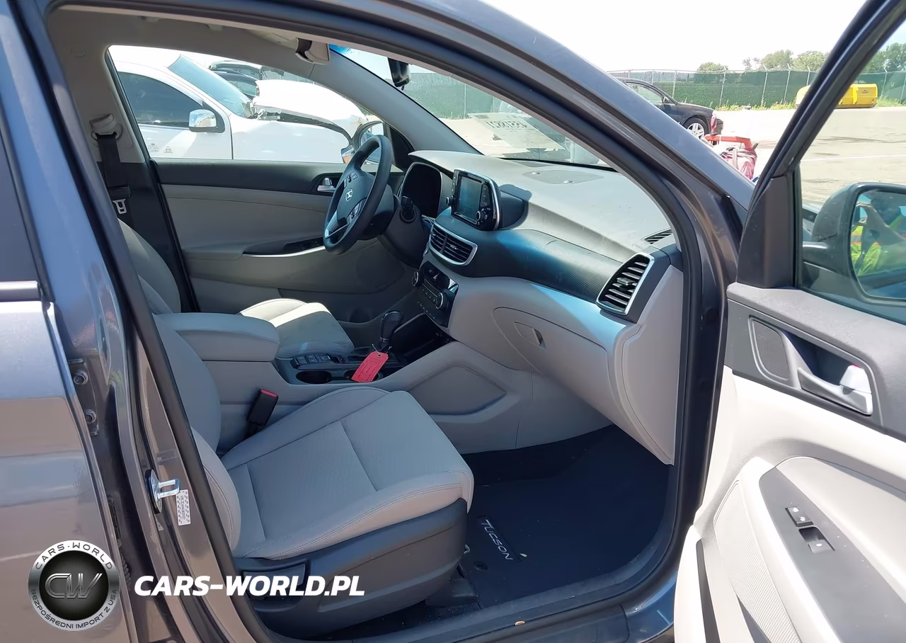 2019 Hyundai Tucson Value VIN:KM8J3CA44KU035937 - 5