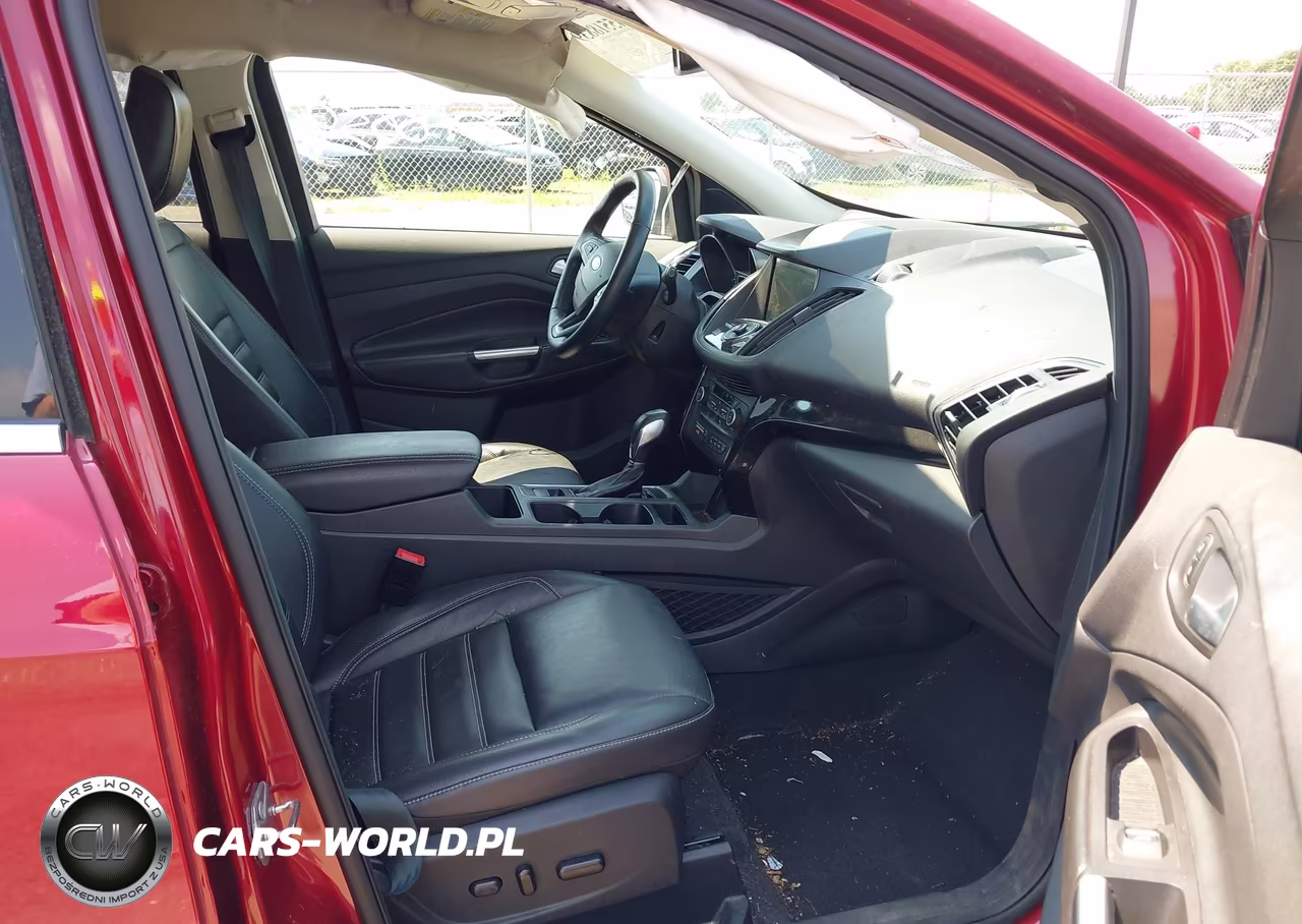 2019 Ford Escape Titanium VIN:1FMCU9J93KUB27688 - 5
