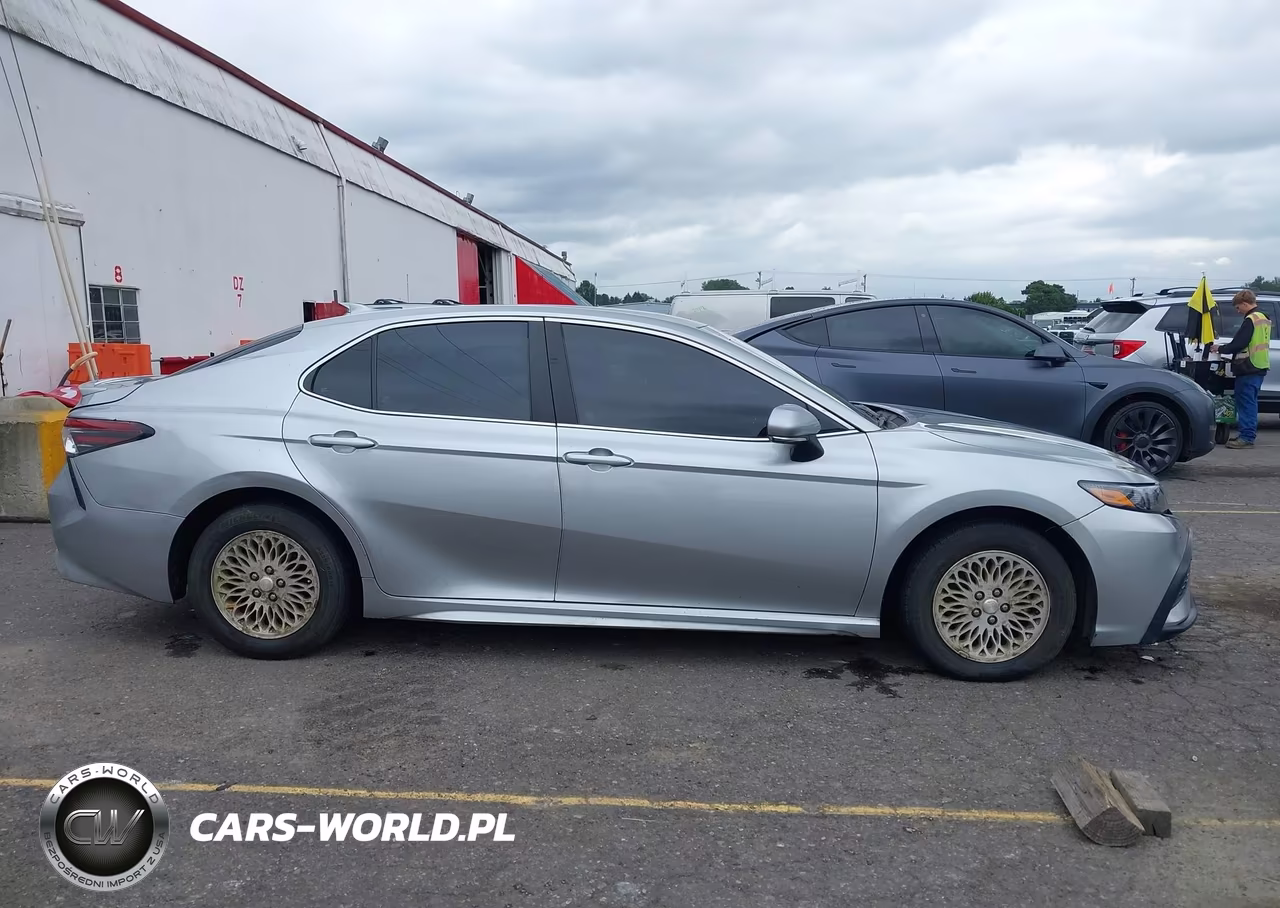 2023 Toyota Camry Se Hybrid VIN:4T1G31AKXPU615911 - 13