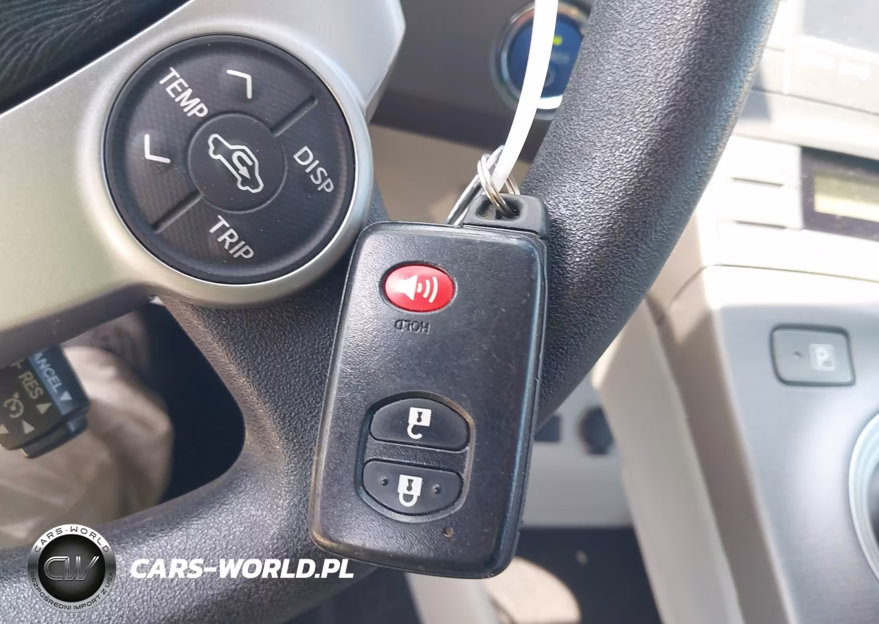 2013 Toyota Prius Three VIN:JTDKN3DU3D1728341 - 11