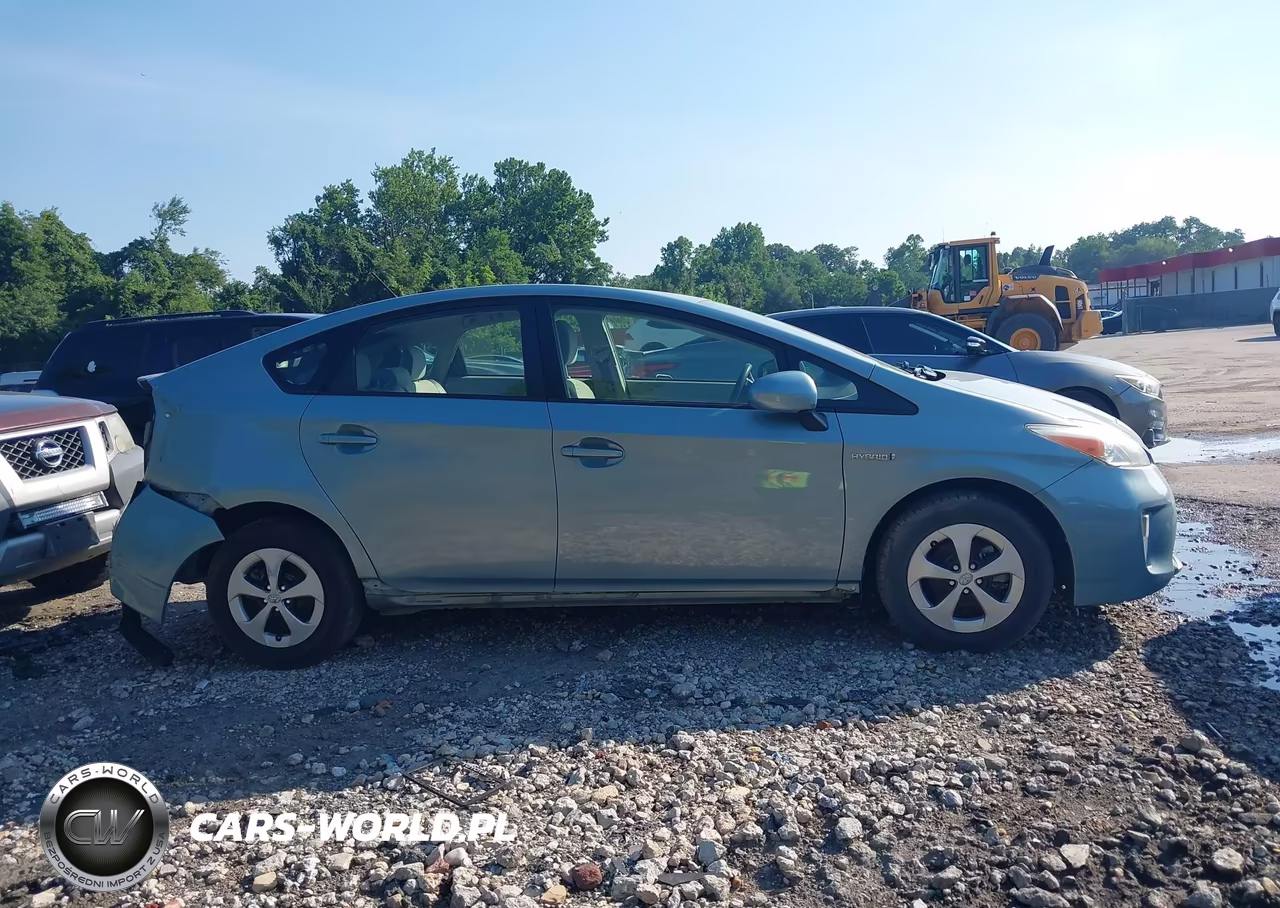 2013 Toyota Prius Three VIN:JTDKN3DU3D1728341 - 14