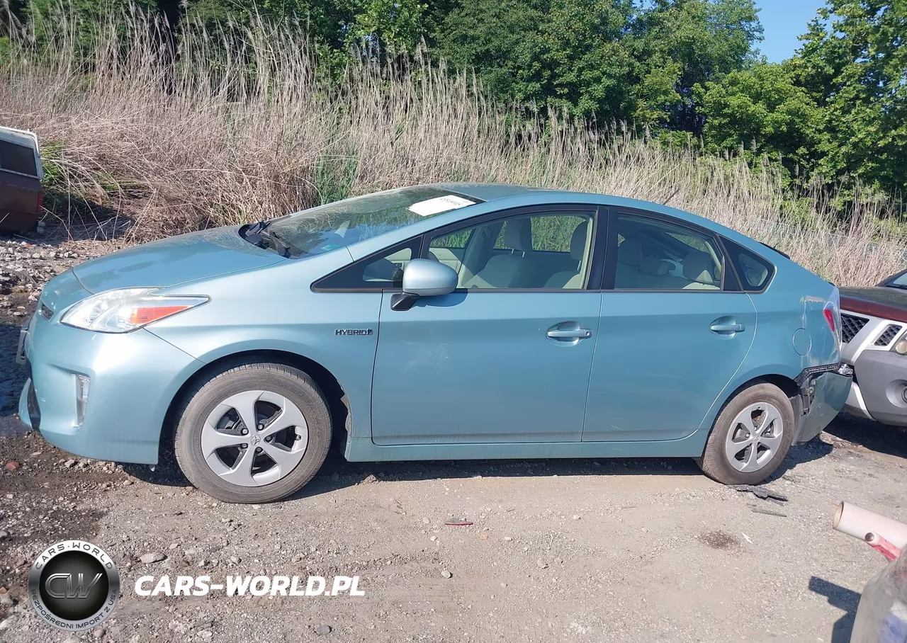2013 Toyota Prius Three VIN:JTDKN3DU3D1728341 - 15