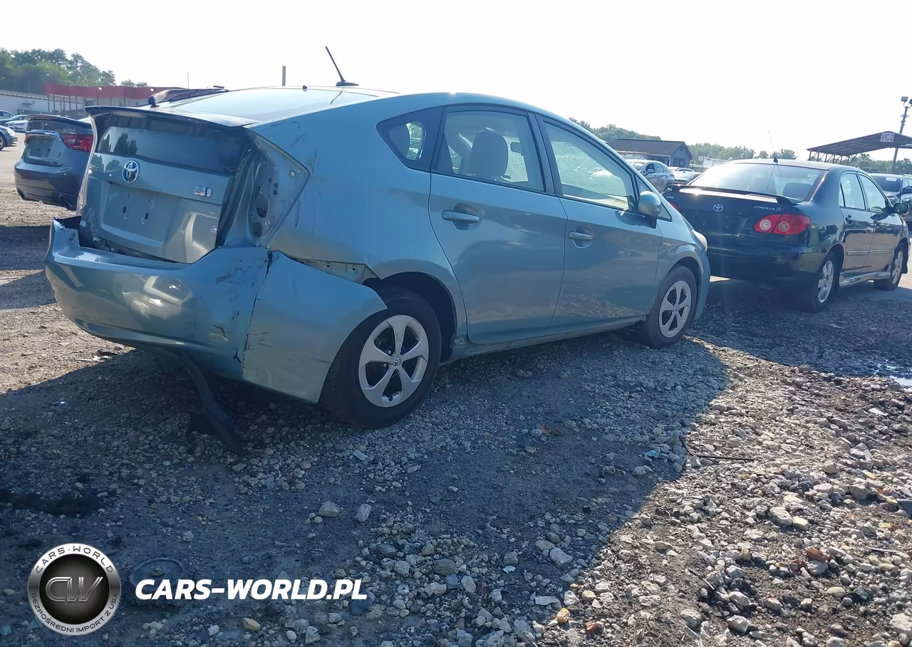 2013 Toyota Prius Three VIN:JTDKN3DU3D1728341 - 4