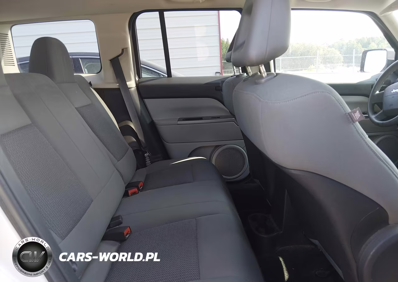 2007 Jeep Patriot Sport VIN:1J8FF28W57D365704 - 8