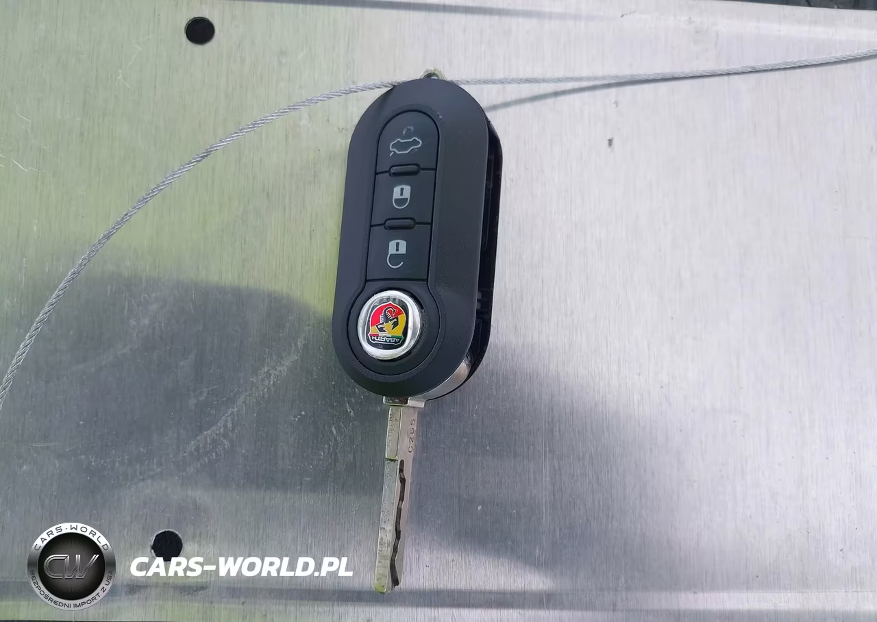 2012 Fiat 500 Abarth VIN:3C3CFFFH9CT319324 - 11