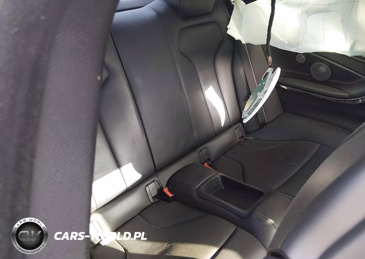 BMW M4 VIN:WBS4Y9C58JAC88055 - 8
