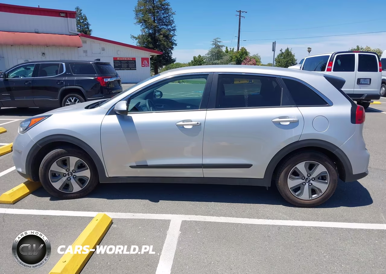 2018 Kia Niro Fe VIN:KNDCB3LC2J5184246 - 15
