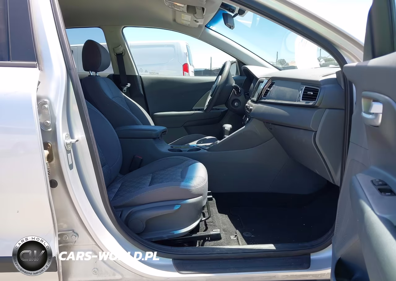 2018 Kia Niro Fe VIN:KNDCB3LC2J5184246 - 5