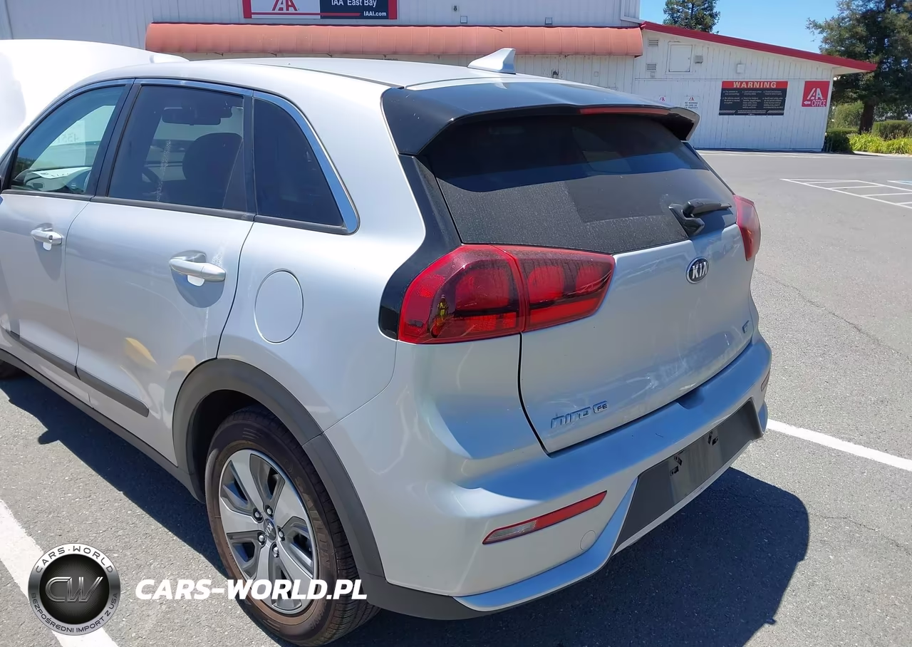 2018 Kia Niro Fe VIN:KNDCB3LC2J5184246 - 6