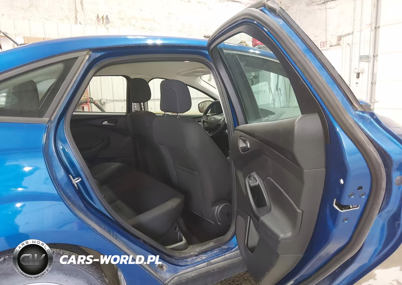 2018 Ford Focus Se VIN:1FADP3F29JL329101 - 8