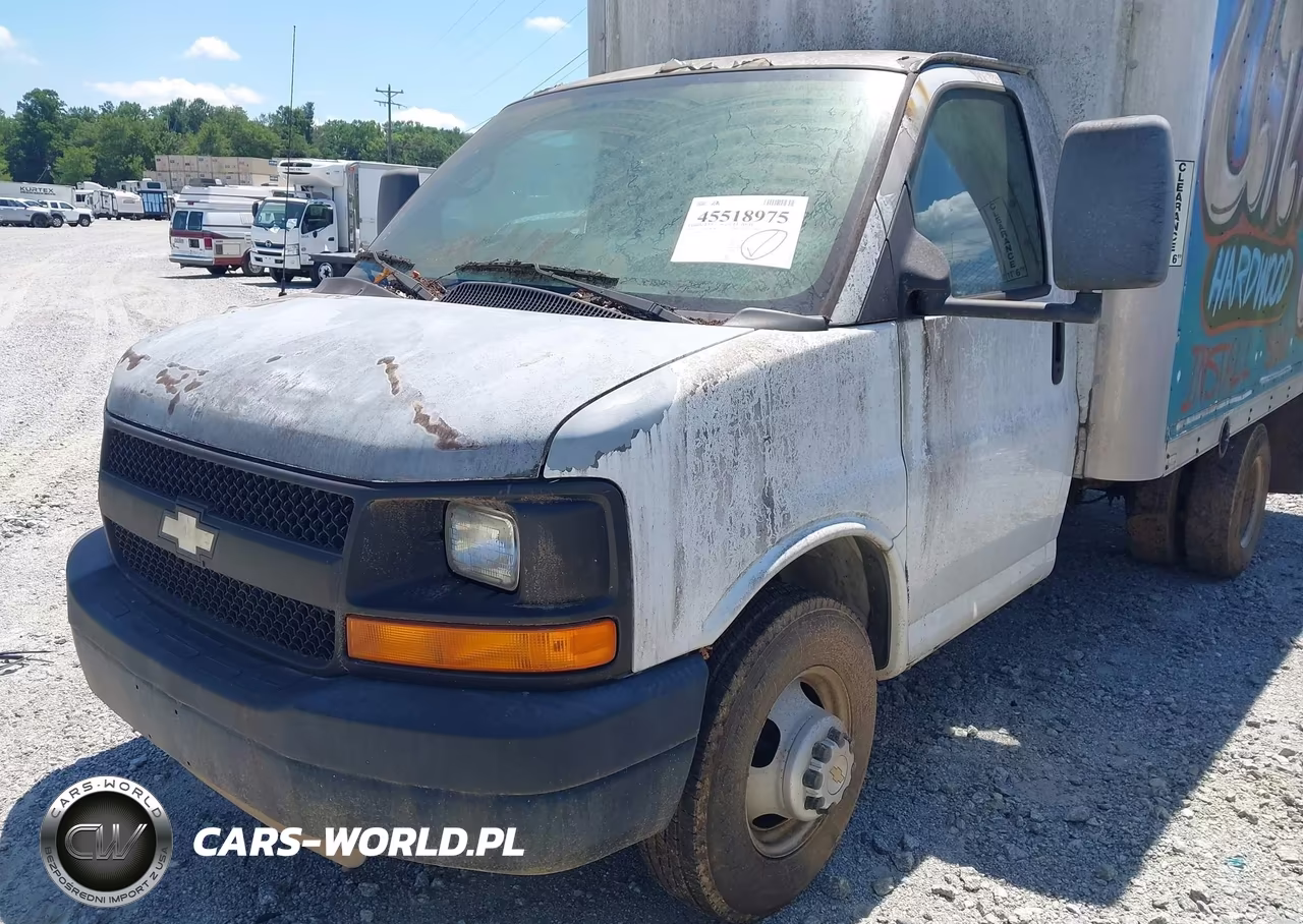 2009 Chevrolet Express Cutaway Work Van VIN:1GBHG31C791177424 - 6