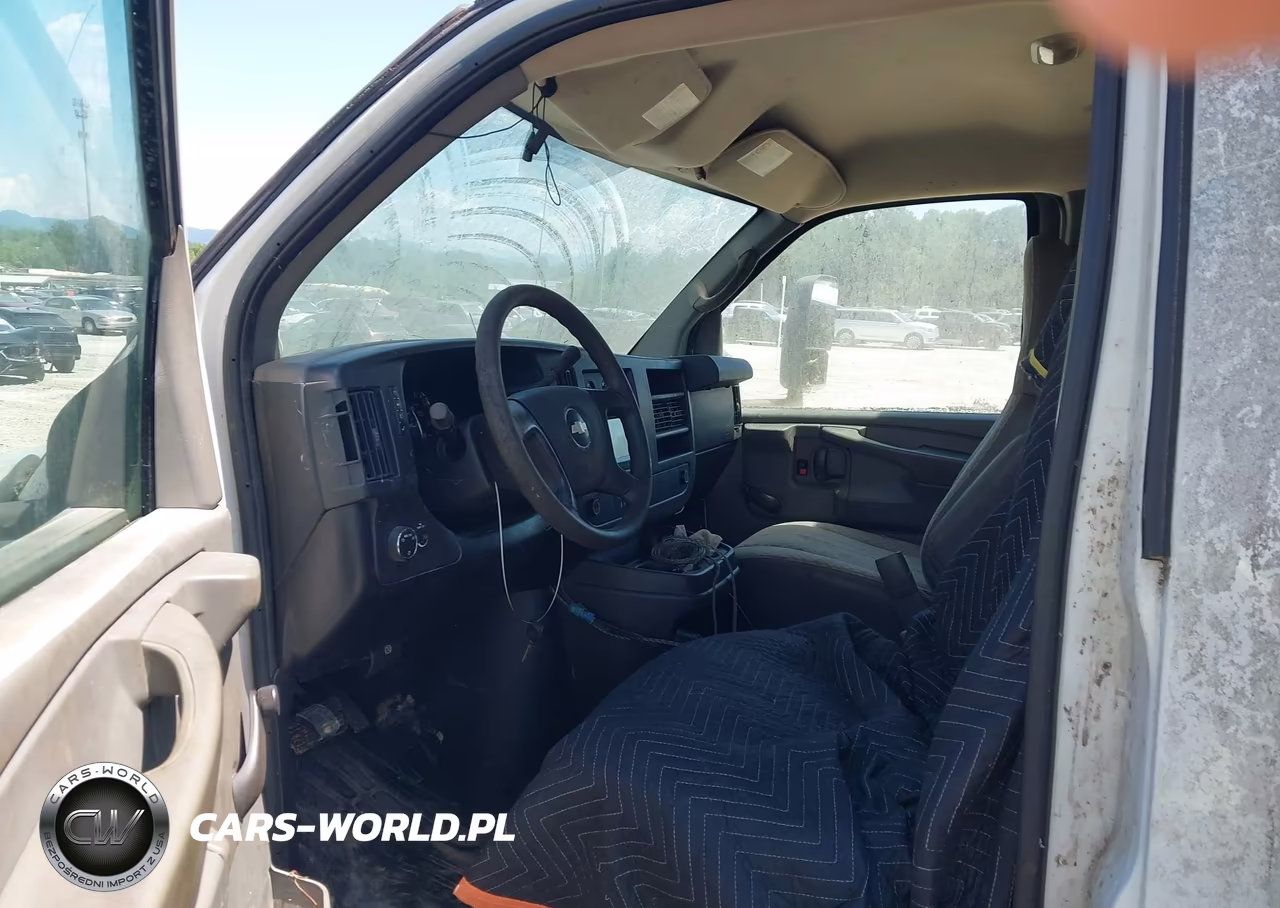 2009 Chevrolet Express Cutaway Work Van VIN:1GBHG31C791177424 - 8