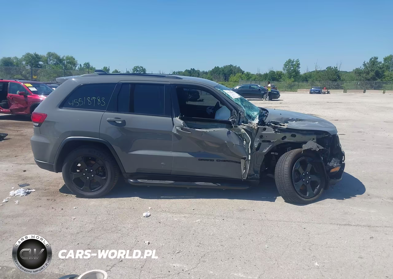 2020 Jeep Grand Cherokee Upland 4X4 VIN:1C4RJFAG2LC157891 - 13