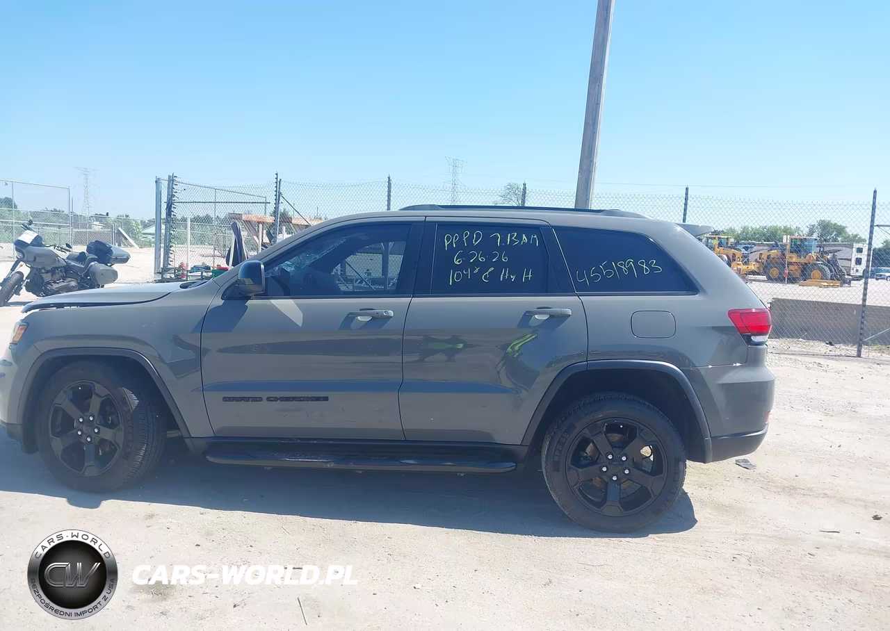 2020 Jeep Grand Cherokee Upland 4X4 VIN:1C4RJFAG2LC157891 - 14