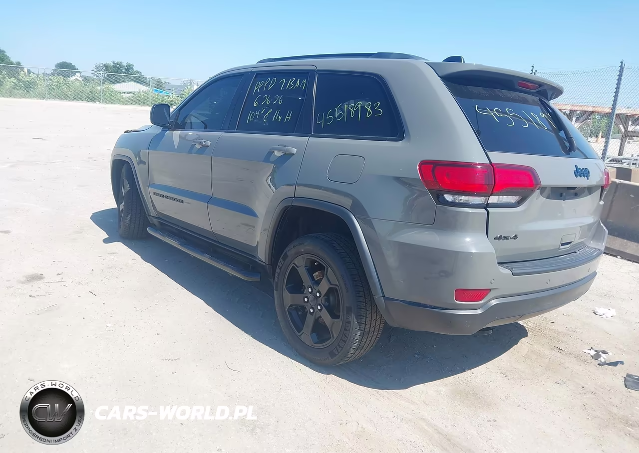 2020 Jeep Grand Cherokee Upland 4X4 VIN:1C4RJFAG2LC157891 - 3
