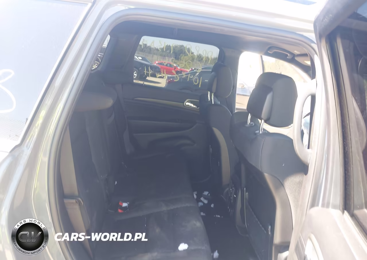 2020 Jeep Grand Cherokee Upland 4X4 VIN:1C4RJFAG2LC157891 - 8