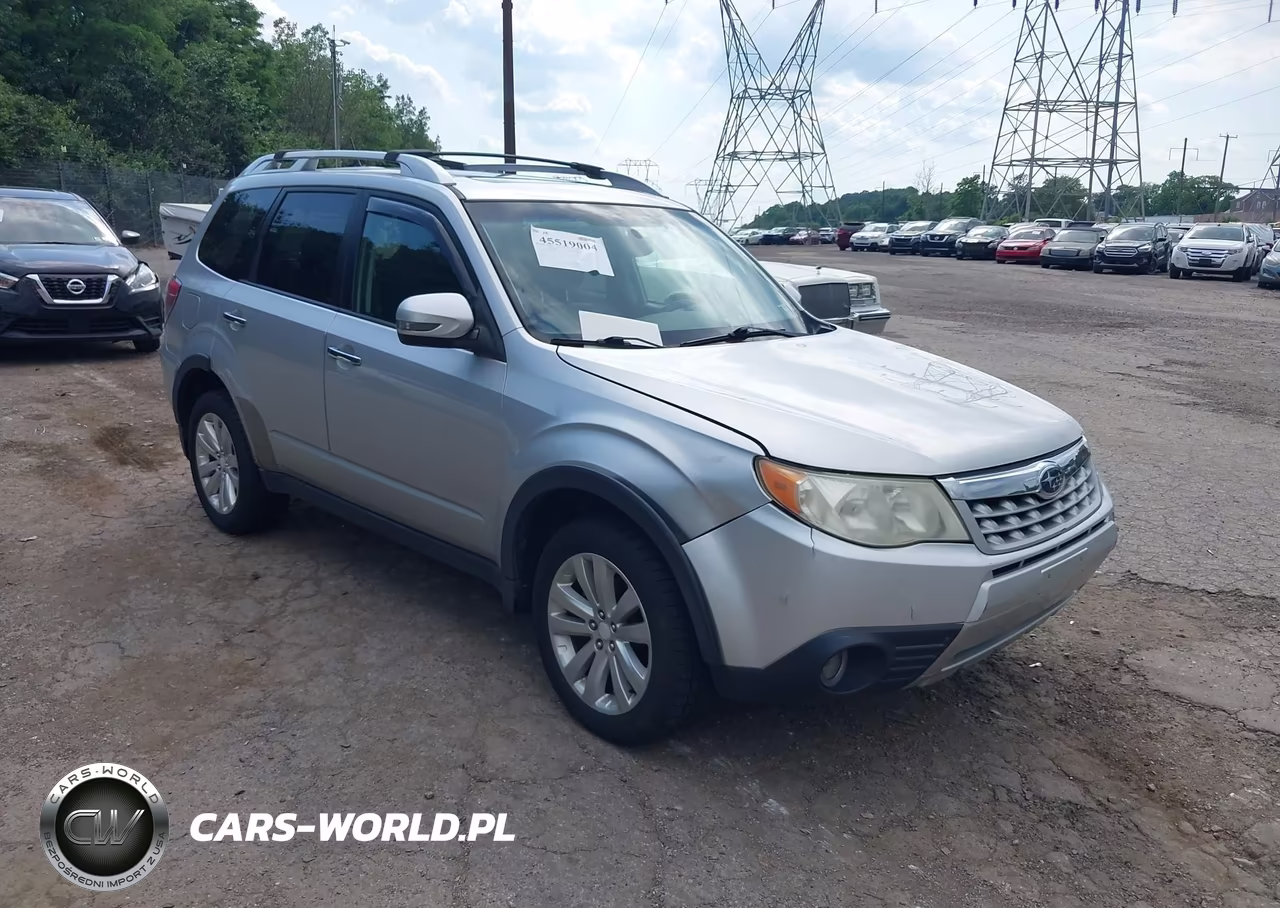 2011 Subaru Forester 2.5X Touring – zdjęcie 1 z 11