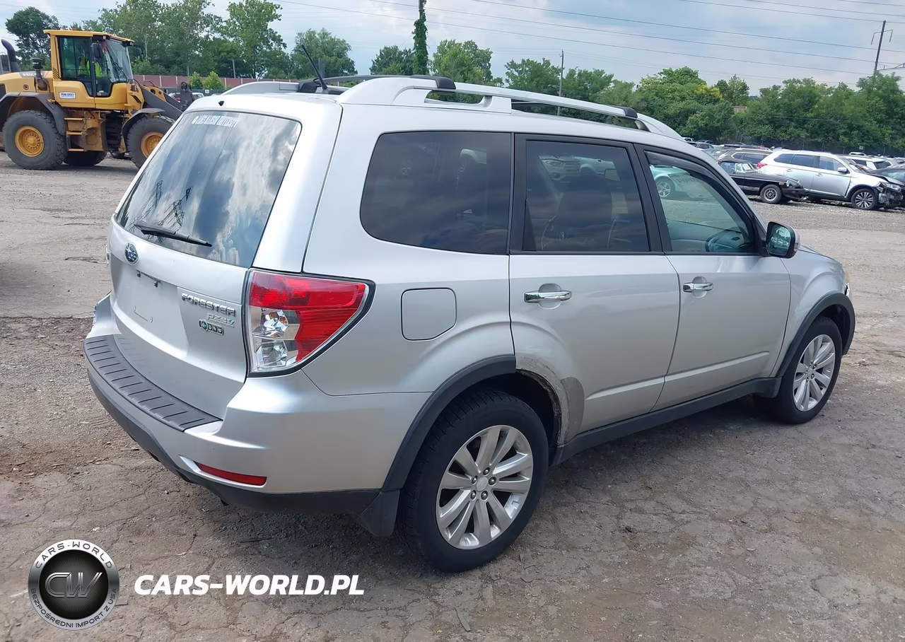 2011 Subaru Forester 2.5X Touring VIN:JF2SHAHC3BH726933 - 4