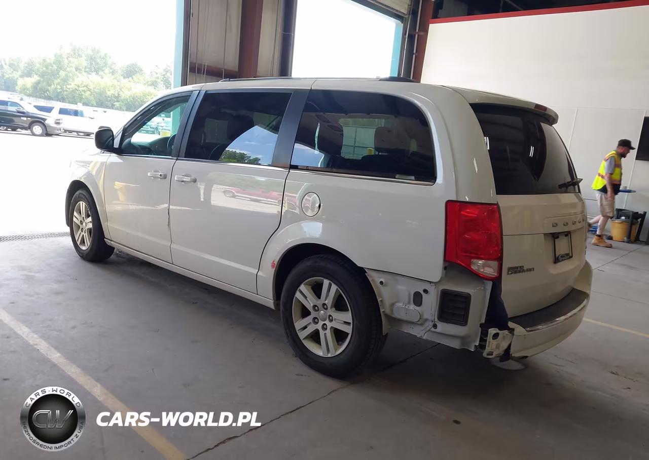 2019 Dodge Grand Caravan Sxt VIN:2C4RDGCG6KR770645 - 3