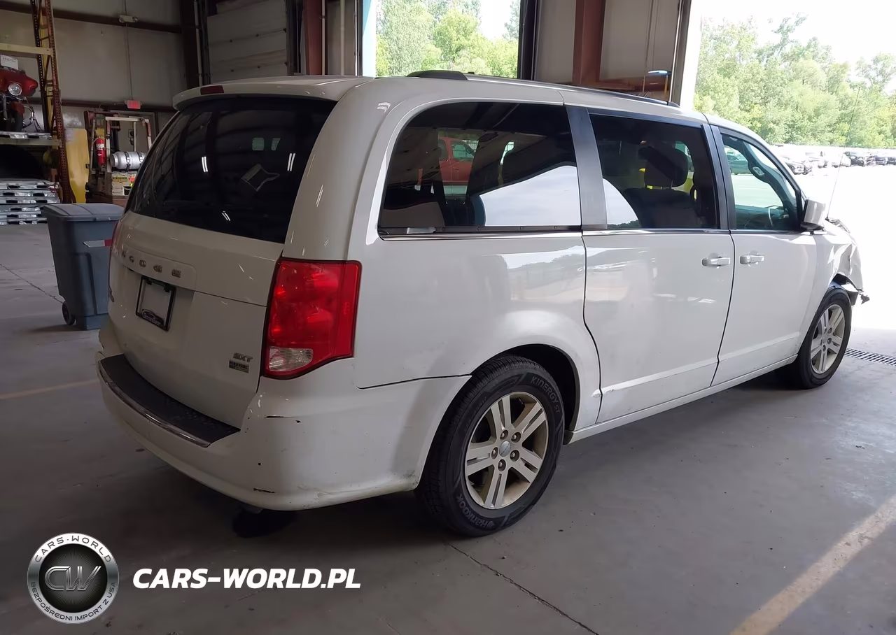 2019 Dodge Grand Caravan Sxt VIN:2C4RDGCG6KR770645 - 4