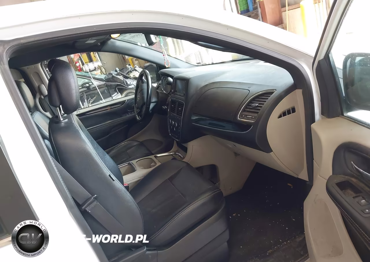 2019 Dodge Grand Caravan Sxt VIN:2C4RDGCG6KR770645 - 5