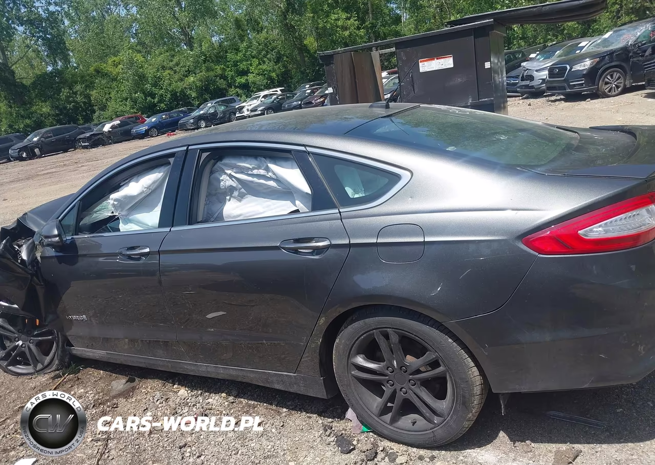 2015 Ford Fusion Hybrid Titanium VIN:3FA6P0RU1FR256495 - 14
