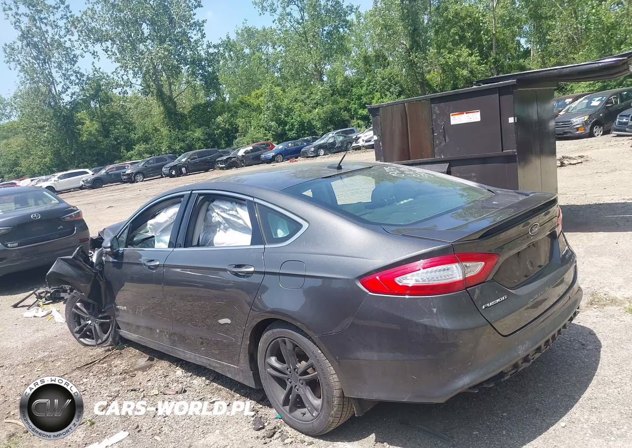 2015 Ford Fusion Hybrid Titanium VIN:3FA6P0RU1FR256495 - 3