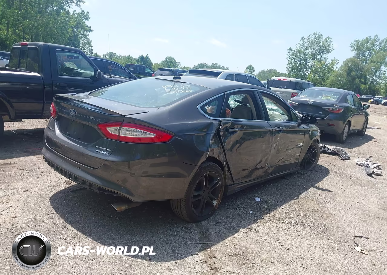 2015 Ford Fusion Hybrid Titanium VIN:3FA6P0RU1FR256495 - 4