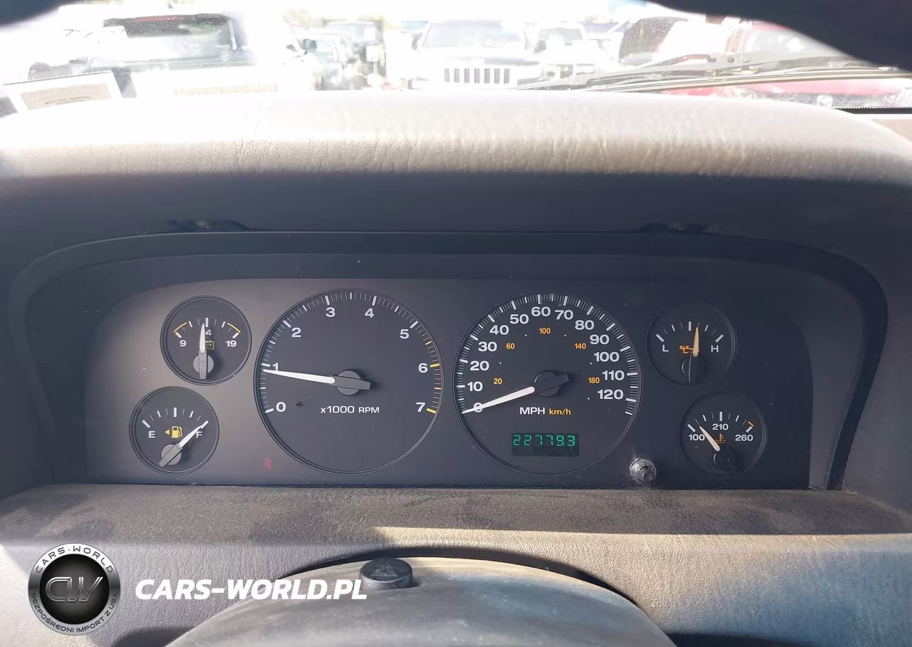 2004 Jeep Grand Cherokee Laredo VIN:1J4GW48S84C350713 - 7