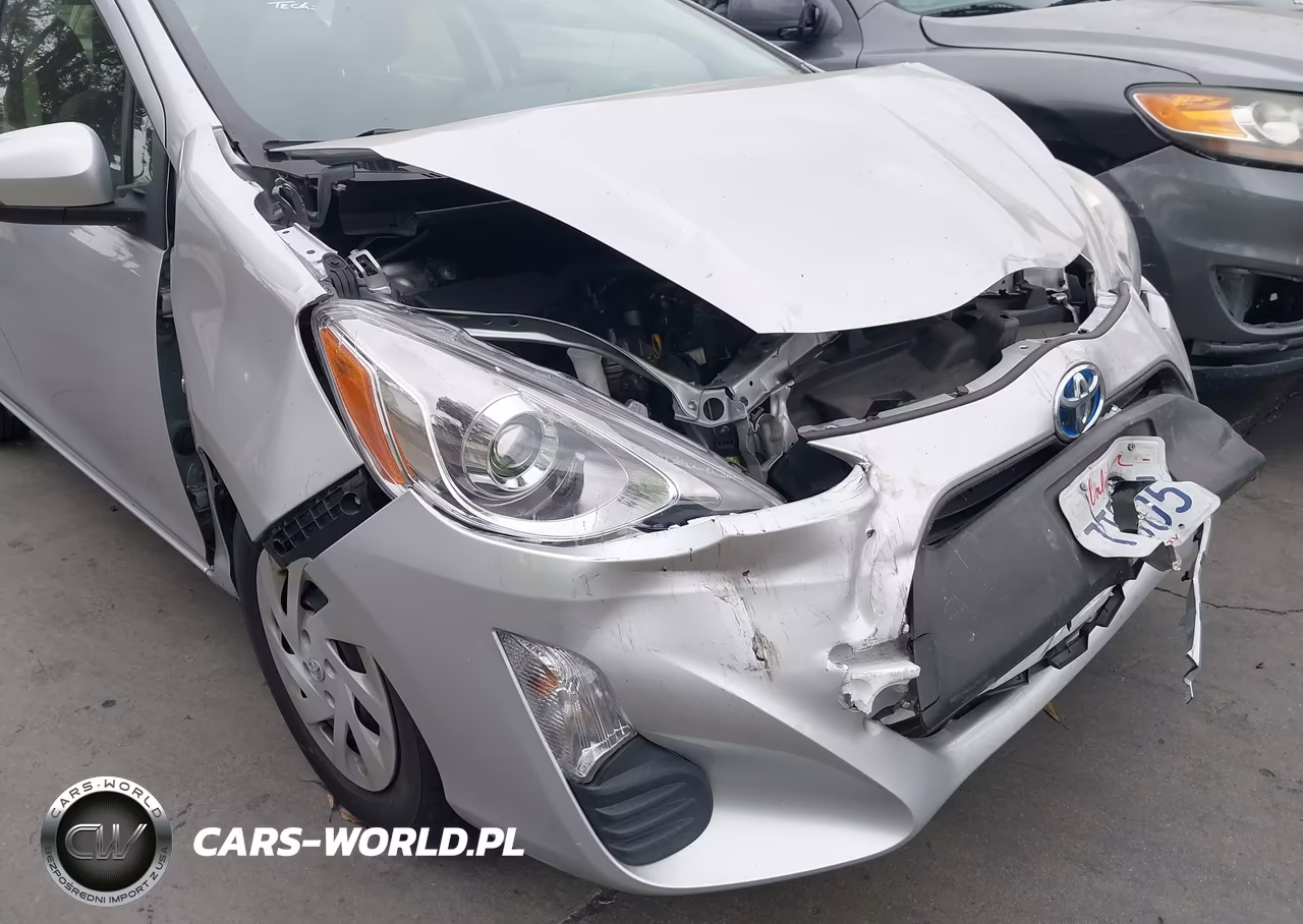 2016 Toyota Prius C Two VIN:JTDKDTB37G1125944 - 12