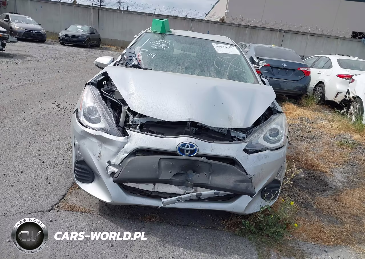 2016 Toyota Prius C Two VIN:JTDKDTB37G1125944 - 13