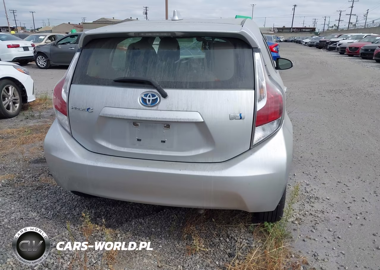 2016 Toyota Prius C Two VIN:JTDKDTB37G1125944 - 17