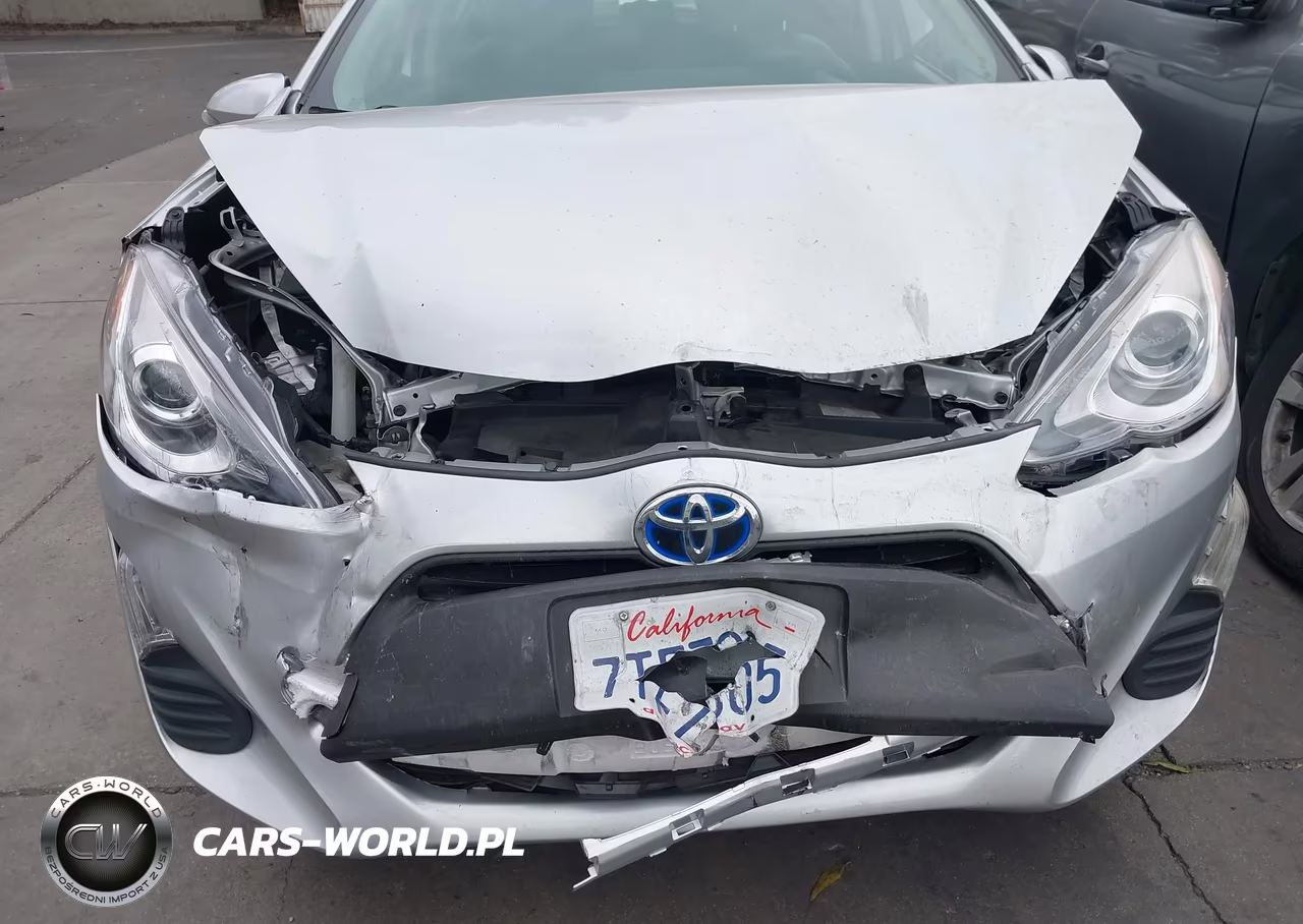 2016 Toyota Prius C Two VIN:JTDKDTB37G1125944 - 18