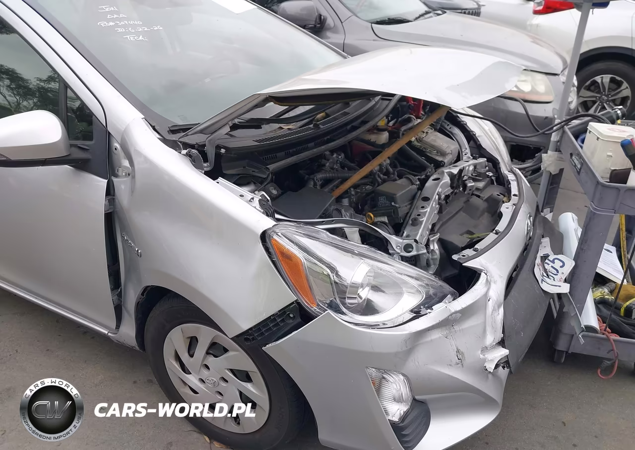 2016 Toyota Prius C Two VIN:JTDKDTB37G1125944 - 6