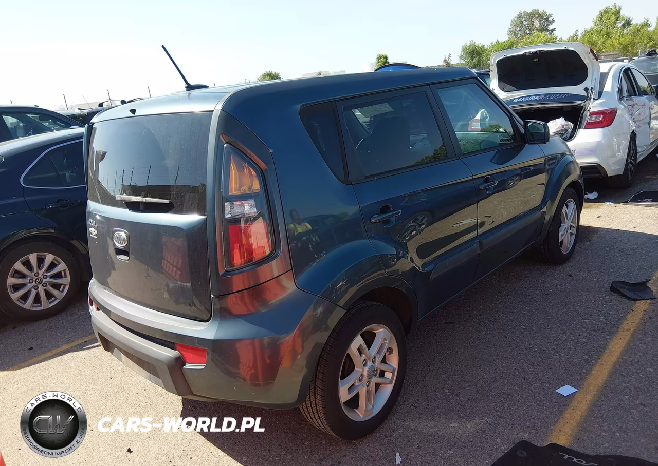 2011 Kia Soul + VIN:KNDJT2A25B7238430 - 4