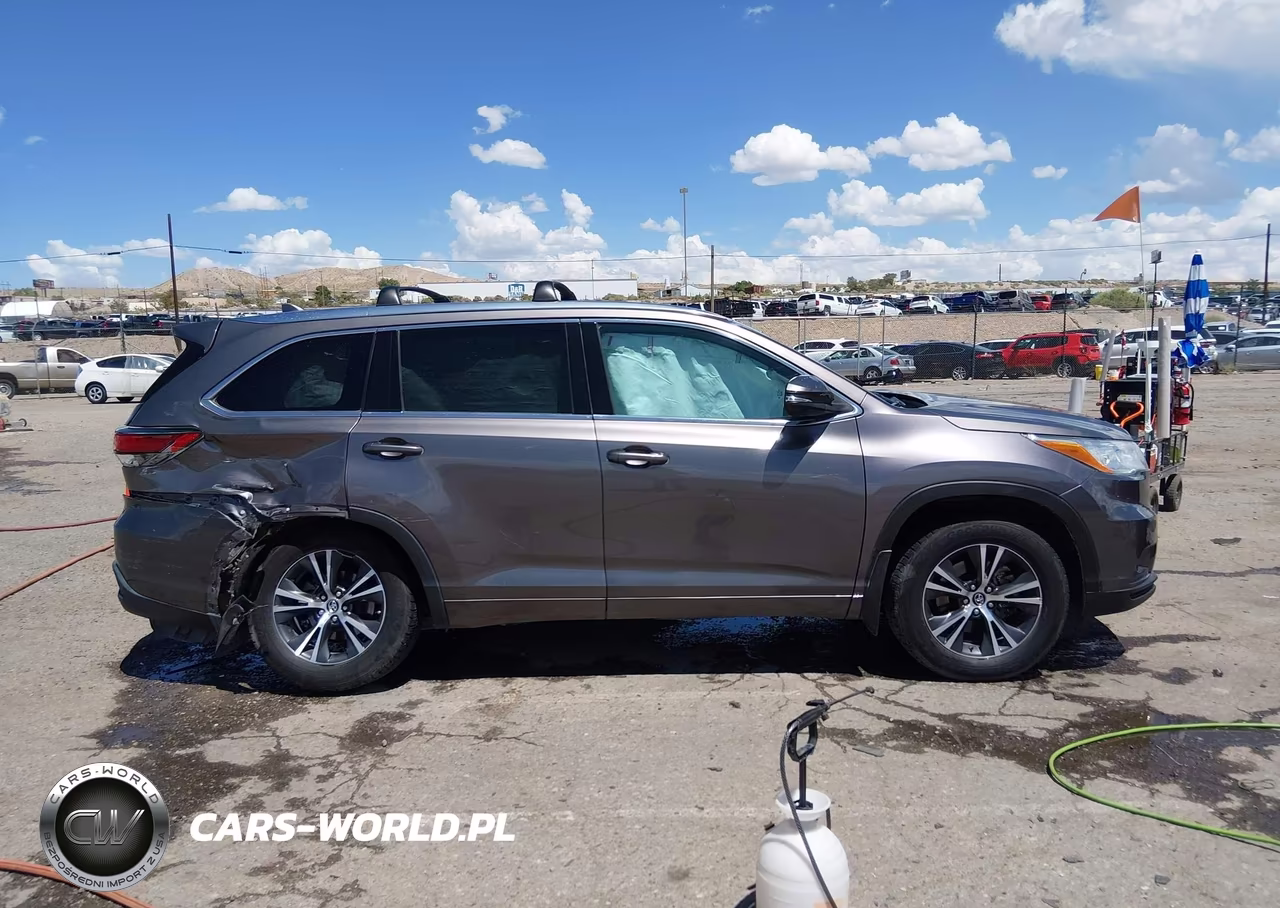 2016 Toyota Highlander Xle V6 VIN:5TDJKRFH2GS301036 - 13
