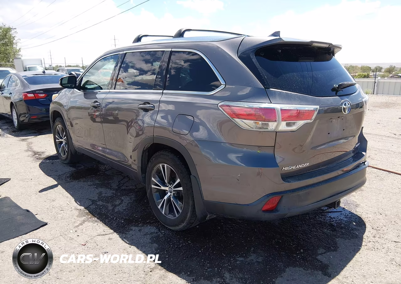 2016 Toyota Highlander Xle V6 VIN:5TDJKRFH2GS301036 - 3