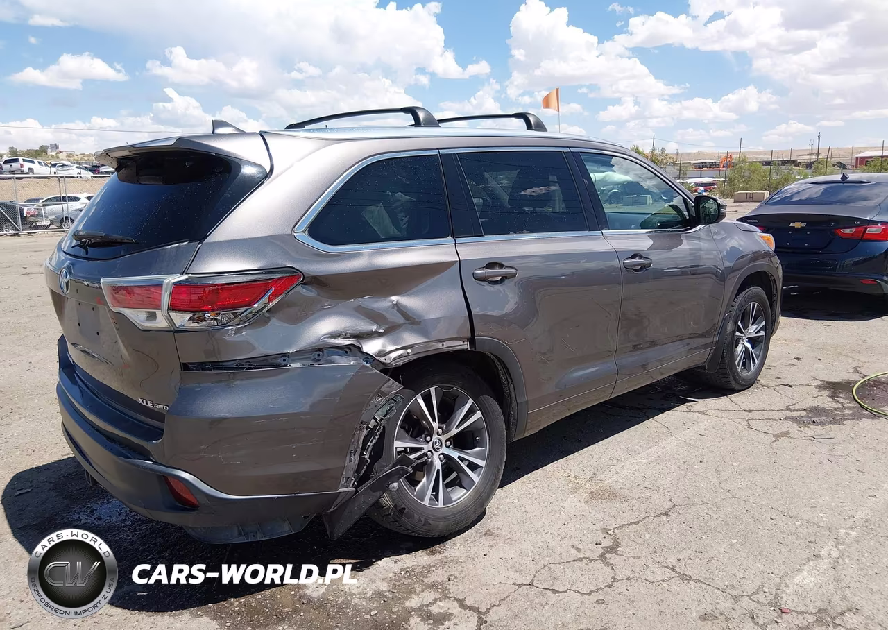 2016 Toyota Highlander Xle V6 VIN:5TDJKRFH2GS301036 - 4