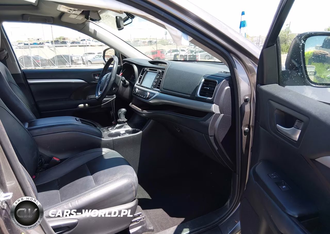 2016 Toyota Highlander Xle V6 VIN:5TDJKRFH2GS301036 - 5